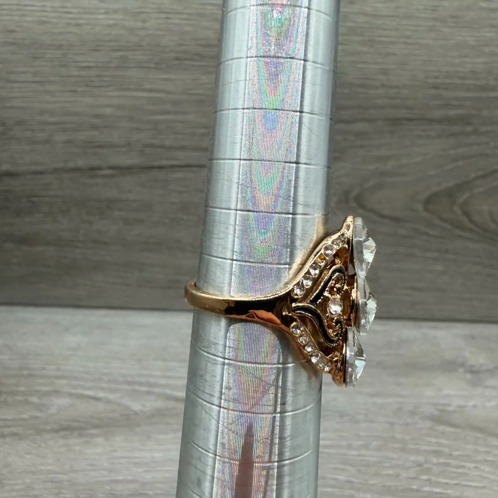 Elegant Gold Tone and Silver Tone Women's‎ Ring